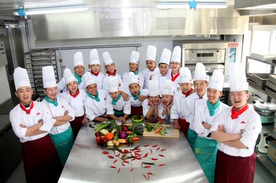 2011年首批受资助的19名李锦记希望厨师