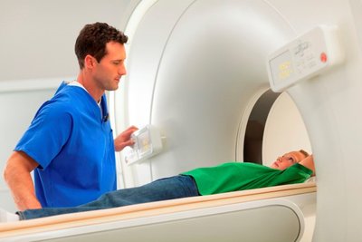 利用Vereos全数字PET/CT设备对儿童患者进行扫描