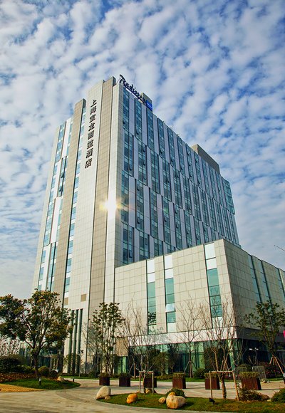 宝龙地产沪上首家五星级酒店开业
