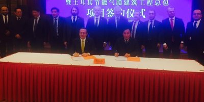 博德维集团江苏分公司经理杜红顺与土耳其政府代表签署合作协议