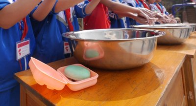 所有通过GP Cellulose Green Hand Project筹集的捐款都将用于支持中国学校的供水和环境卫生计划，帮助联合国儿童基金会为孩子们打造健康安全的学校