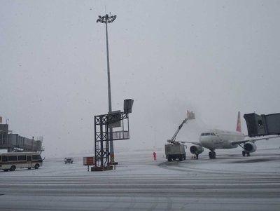 首都航空清除雪天影響 增航班保障旅客出行