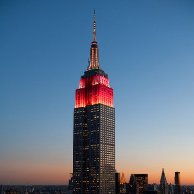 纽约帝国大厦将举行灯光秀并推出新春橱窗展