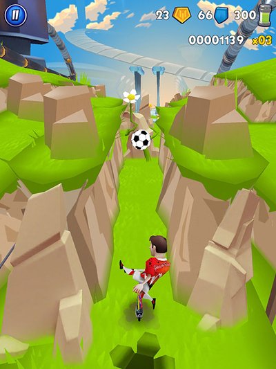 在Messi Space Scooter遊戲中，踢球開闢新的道路