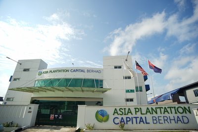 Kilang pemprosesan Gaharu yang canggih Asia Plantation Capital di Johor Bahru, Malaysia.