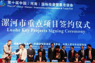 ACC Attends Luohe Key Projects Signing Ceremony