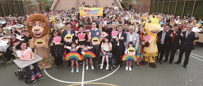 Noah's Ark Hong Kong invites nearly 600 underprivileged people to join the ceremony and enjoy traditional Hong Kong-style "Poon Choi".