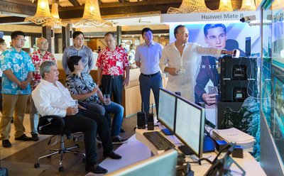 Jean-Christophe Bouissou, Minister of Tourism, The Republic of Tahiti shows his interest in the Smart Tourism Solutions presented by Huawei