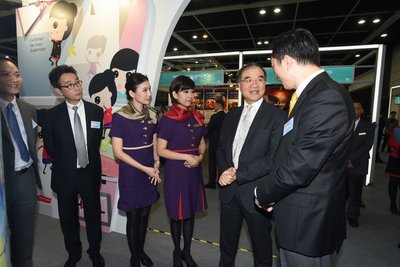 Mr Ben Wong, COO of Hong Kong Airlines greeted the officiating guests, Mr Yau Shing-mu, JP, Acting Secretary for Transport and Housing, and Mr C K Ng, Acting Chief Executive Officer of Airport Authority Hong Kong, at Hong Kong Airlines’ booth and presented them the Company’s latest development.