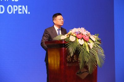 聚貿跨境電商董事長陸宏翔在論壇上發表主旨演講