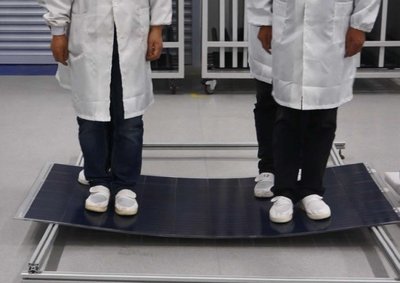 中节能太阳能双玻组件踩踏试验
