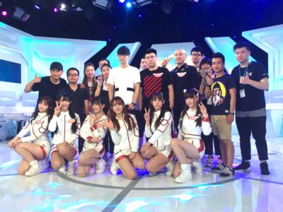 SNH48专属综艺节目《超神偶像》热播，微鲸VR为唯一官方指定VR合作伙伴