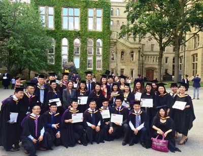 曼彻斯特大学中国中心全球在职MBA项目毕业生赴曼彻斯特大学参加毕业典礼