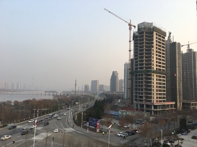 临沂滨河世茂睿选酒店（右侧大楼）