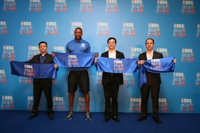 上海市黄浦区领导、NBA高层与麦迪一同为NBA乐园剪彩