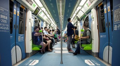 北京地铁14号线内包车媒体