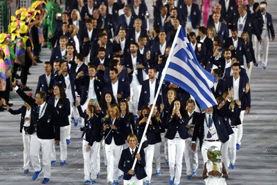 希腊代表团身着361度服装进场