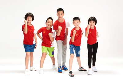 五位麦当劳奥运助威小冠军：左起张梓祺、王秋懿、俞赜洋、刘佩燚、曾紫珺