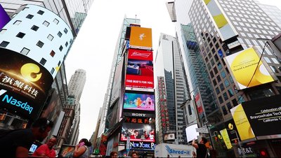 祺鲲科技登录美国纽约时代广场双屏