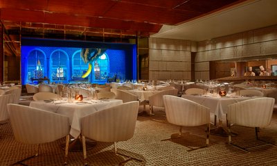 Bearing the initials of Steve Wynn himself, the resort’s steakhouse, SW, has a suitably masculine, understated atmosphere.