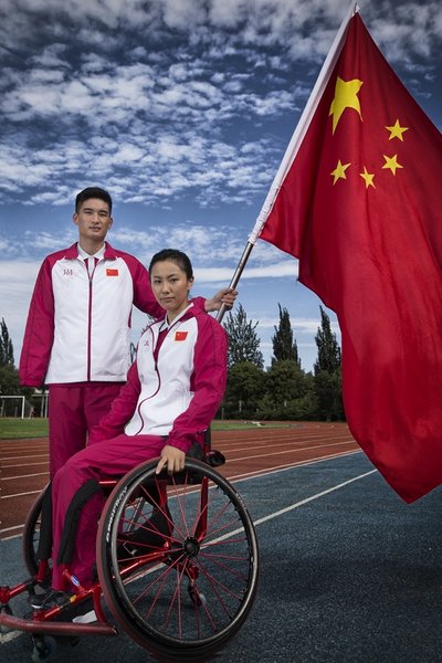 361度为中国残奥代表团提供的领奖服