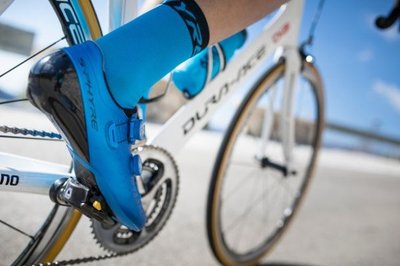 Shimano 推出新款S-PHYRE公路和越野赛专业鞋袜