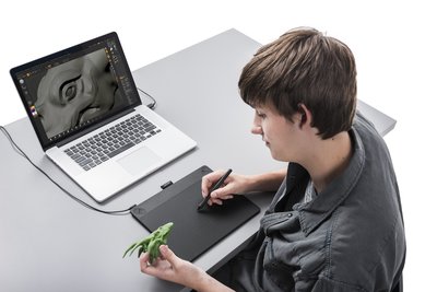 Intuos 3D in use