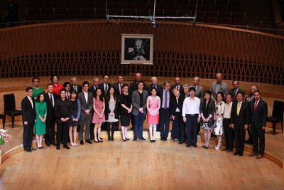 Group Picture of Jury, Contestants and Guests