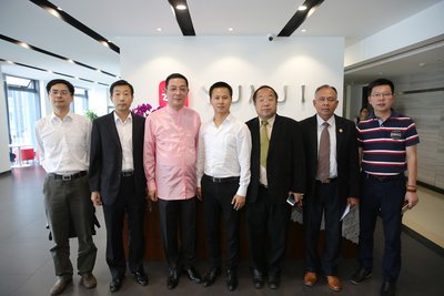 泰王国中小企业经济贸易发展委员会主席陈杰克和云集CEO肖尚略携手合作