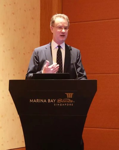 新加坡滨海湾金沙总裁兼首席执行官 George Tanasijevich 为 GEMBA 学员们分享公司战略规划