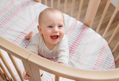 全新定制的Stokke® Sleepi™纺织品配件给宝宝提供平静舒适的睡眠环境。