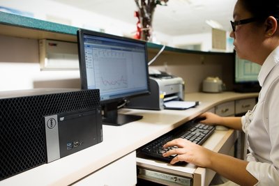 基于第六代英特尔酷睿的戴尔 OptiPlex 7040MT 台式电脑，能够满足医生对医疗影像3D重建、大型图像数据搜素等高性能的计算需求