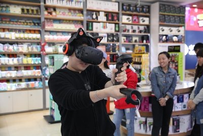 VR体验只是乐语门店游乐项目之一