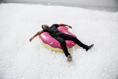 This summer, for a cool change, hit The Beach – a joyous monochromatic installation of 1.1 million recyclable polyethylene balls at The Cutaway, Barangaroo Reserve. A quintessential Australian experience is reimagined by New York-based art and architecture collaborative practice, Snarkitecture.