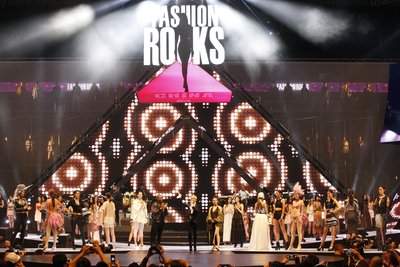 Usher、李玟、Charli XCX同台谢幕，2016年10月14日由APAX LIVE在上海主办的Fashion Rocks亚洲首秀