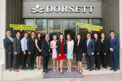 Ms Winnie Chiu, President of Dorsett Hospitality International, Ms Anita Chan, General Manager of Dorsett Wanchai, Hong Kong (the 5th from the right) and Dorsett Wanchai Staff