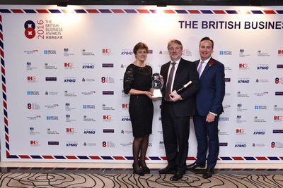British Company of the Year Winner- Jaguar Land Rover China From left to right: Her Majesty’s Ambassador to the people’s republic of China -Barbara Woodward, Jaguar Land Rover China CFO and Acting President Greater China- Richard Shore, British Airways Executive Vice President China, Hong Kong SAR and the Philippines -Richard Tams