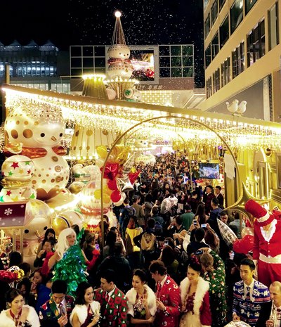 海港城圣诞亮灯仪式于2016年11月10日举行，一众宾客齐迎接欢乐圣诞。 