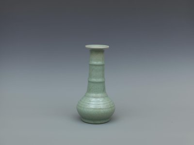 南宋青釉冰裂弦紋瓶（拍品編號：1618）