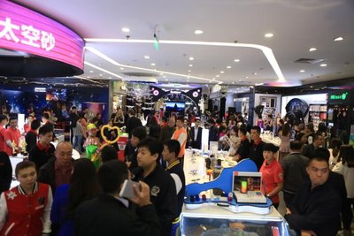 Funtalk乐语北京爱琴海店开业当天线上线下500万人次关注