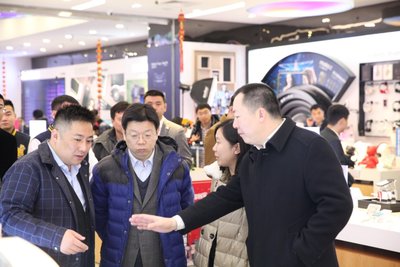 中国电信销售及渠道拓展事业部总经理马杉一行到访Funtalk乐语北京爱琴海店
