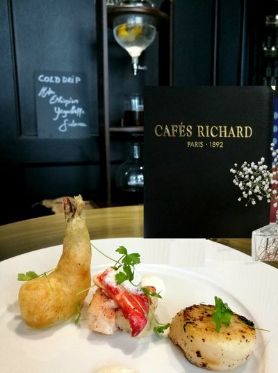 Valentine Dishes @ Cafes Richard-Appetizer (French lobster salad grilled scallop prawn tempura lemon-mint-fennel emulsion) 