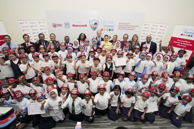 YB Datuk Halimah Mohamed Sadique, Deputy Minister of Urban Wellbeing, Housing and Local Government; Briand Greer, President, Honeywell ASEAN; together with representatives from Universiti Putra Malaysia, Honeywell and the Fire and Rescue Department; together with some of the students from participating schools.