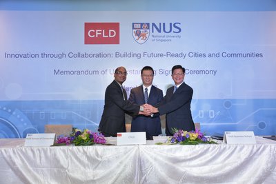 จากซ้ายไปขวา: พิธีลงนามในบันทึกข้อตกลงความร่วมมือ (MOU) ระหว่างศาสตราจารย์ Mohan Kankanhalli คณบดี NUS School of Computing, คุณ Jerry Zhao ประธาน CFLD International และ ศาสตราจารย์ Bernard Yeung คณบดี NUS Business School เครดิตภาพ: CFLD International