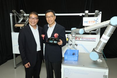 RV CEO Rio Chau (left) and HKSTP CEO Albert Wong (right) both believe that smart warehouse solution will become a pivotal stepping stone for the Greater China enterprises to move towards Industry 4.0.