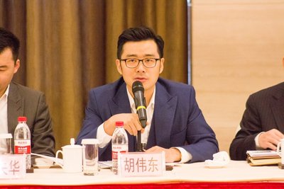 北京左驭投资公司董事长胡伟东出席会议