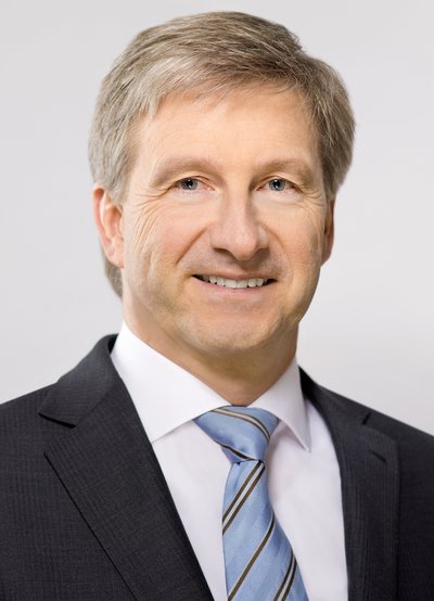 TUV南德管理委员会主席施特克芬教授 (Prof. Dr.-Ing. Axel Stepken)