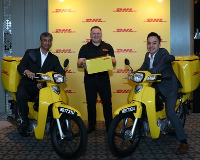L-R Malcolm Monteiro, CEO, Asia Pacific, DHL eCommerce, Charles Brewer, CEO, DHL eCommerce and Jason Kong, Managing Director, DHL eCommerce Malaysia.