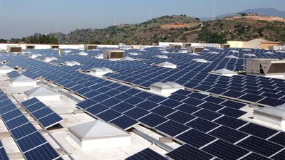 沃尔玛是美国领先的商业太阳能和就地取材可再生能源用户之一