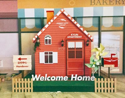 Biển hiệu đón chờ chủ nhà mới: Welcome Home